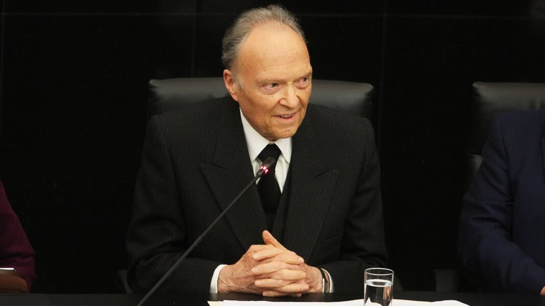 Exfiscal Gertz Manero dice que designación como embajador es un cambio en su vida pública