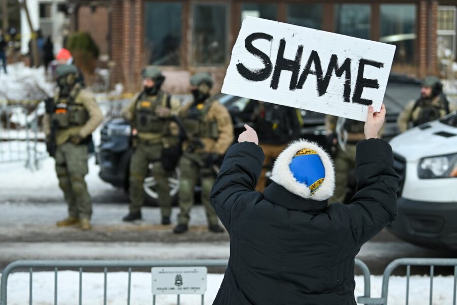 "La verdad detrás de la tragedia en Minneapolis: nueva versión sobre el papel del coche en el fallecimiento de una mujer"